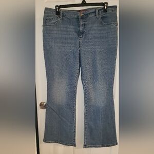 AMANDA BOOT CUT MAGICAL STRETCH BRAND NEW JEANS SIZE 16 W AVERAGE